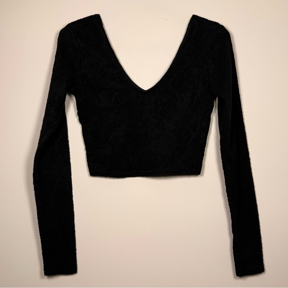 Black Textured Long Sleeve V-Neck Crop Top